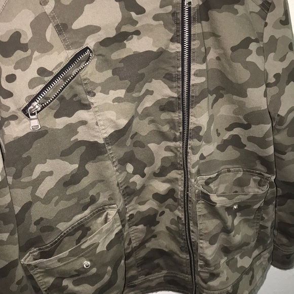 Forever 21 Green Camouflage Army Jean Jacket - Picture 3 of 3